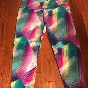 Knockout High rise capris work out pants